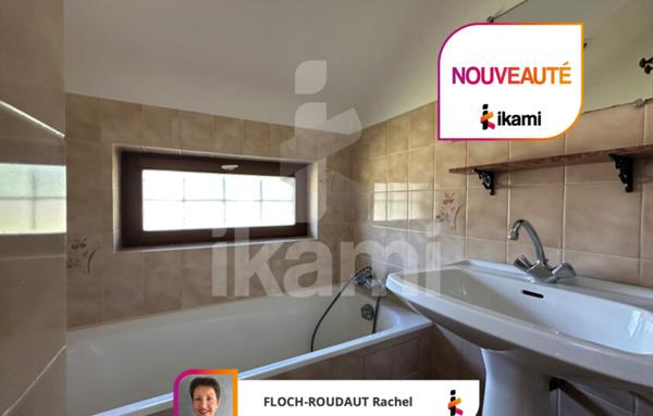 Exceptionnelle maison en pierres debout au centre de Trégunc