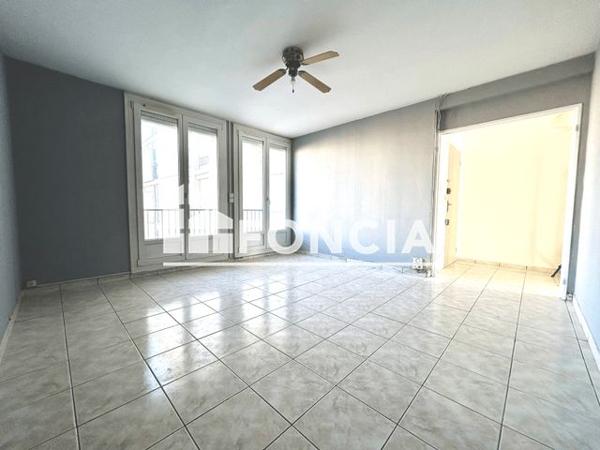 Location Appartement 4 pièces 80.9 m² - AVENUE DU MARECHAL JUIN Marignane 13700