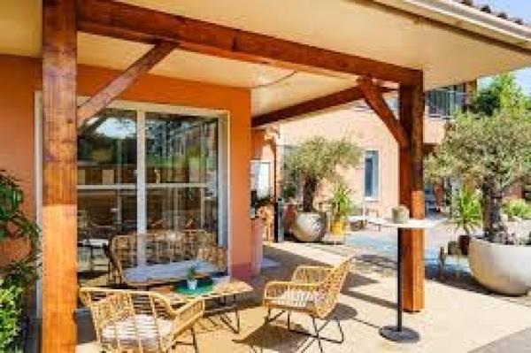 INVESTISSEMENT LOCATIF – LE CANNET – Résidence EHPAD La Villa des Saules - 6 % de rentabilité