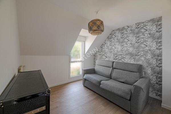 Maison entièrement rénovée avec goût - 3 chambres - 100 M2 au sol - Centre de Châteaugiron - jardin - garage