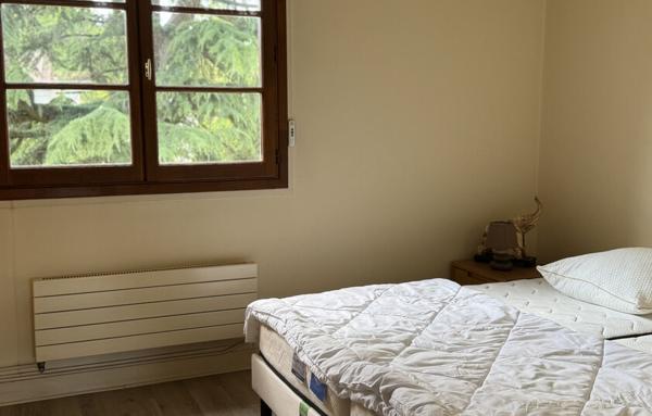 Belle maison familiale de 242 m2 sur terrain de 916 m2   Espaces généreux et prestations de qualité