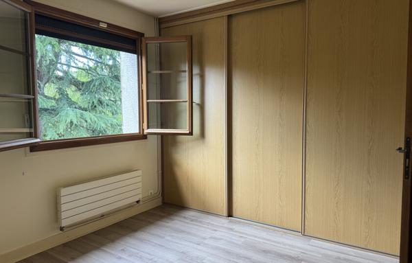 Belle maison familiale de 242 m2 sur terrain de 916 m2   Espaces généreux et prestations de qualité