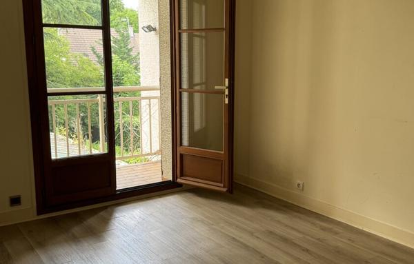 Belle maison familiale de 242 m2 sur terrain de 916 m2   Espaces généreux et prestations de qualité