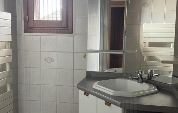 Belle maison familiale de 242 m2 sur terrain de 916 m2   Espaces généreux et prestations de qualité