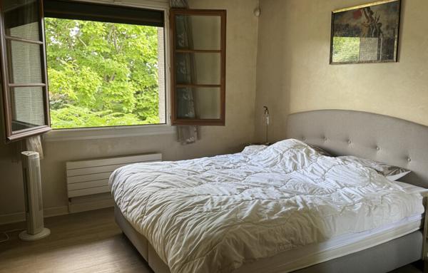 Belle maison familiale de 242 m2 sur terrain de 916 m2   Espaces généreux et prestations de qualité