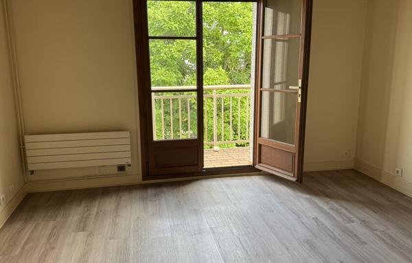 Belle maison familiale de 242 m2 sur terrain de 916 m2   Espaces généreux et prestations de qualité