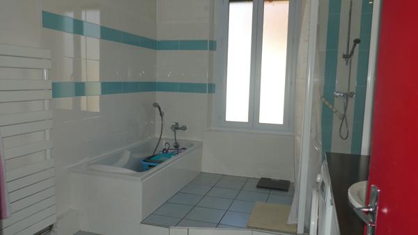 FAVERGES. APPARTEMENT DE 94.39M² AVEC CAVE ET GARAGE AU CENTRE VILLE