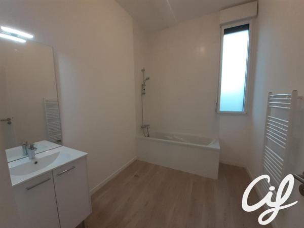 Appartement T4 NANTES Boissière - 83.5 m2  1 143 Euros