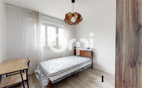 Appartement à louer    4 pièces •  Bron