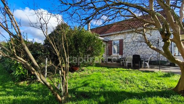 Maison familiale avec grand jardin piscinable au cœur du Teich – Opportunité rare à deux pas du centre