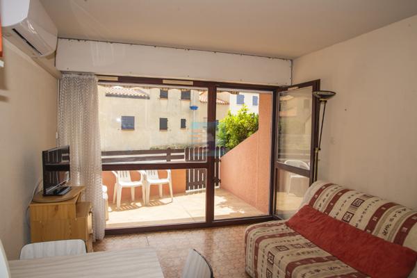 11210 PORT LA NOUVELLE A LOUER STUDIO MEUBLE TERRASSE PLN