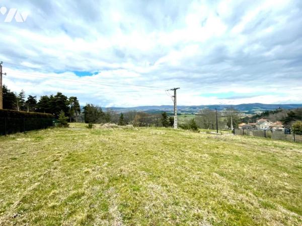 A VENDRE TERRAIN CONSTRUCTIBLE à Chassagnes de BLAVIGNAC