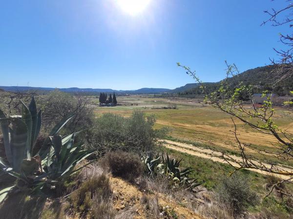 Terrain constructible viabilisé de 2533m²
