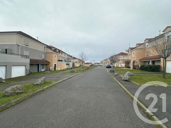 Appartement F3 à vendre  4 pièces - 63,68 m2 YZEURE - 03