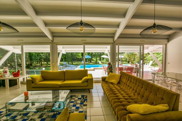 Villa plain-pied sur parc arboré de 4 724 m2 avec piscine