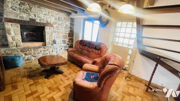 À vendre – Maison en pierre avec dépendances à La Trinité-sur-Mer (56470)