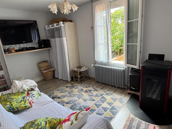 MAISON DE VILLE AVEC JARDIN