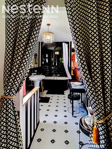 A vendre Maison 8 pièces 200m² et un appartement de 50m² sur terrain de 1500m²