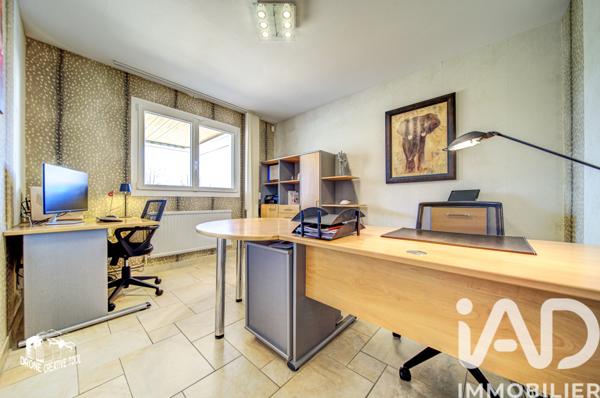 Maison à vendre 7 pièces 159 m² Saint-Julien-lès-Metz