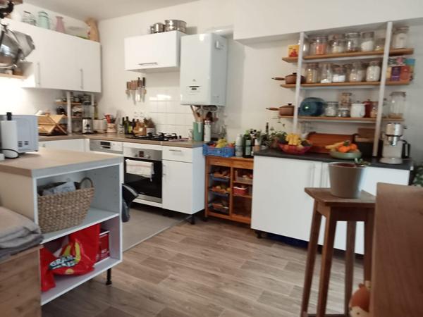 Appartement T3 avec terrasse situé à JAUX