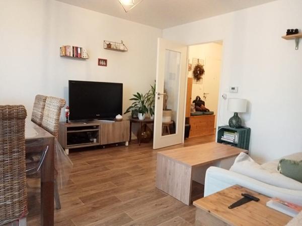 Appartement T3 avec terrasse situé à JAUX