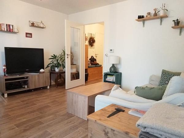 Appartement T3 avec terrasse situé à JAUX