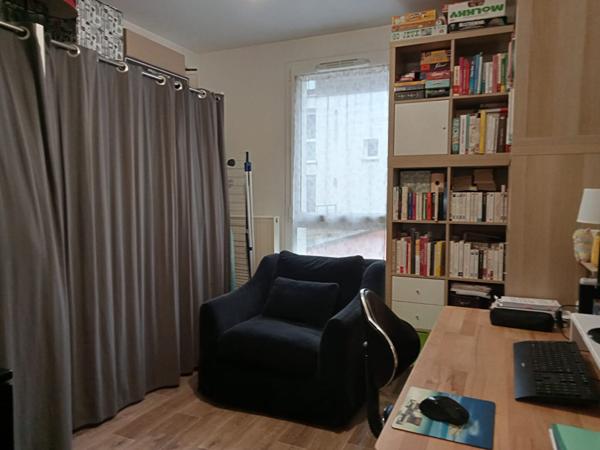 Appartement T3 avec terrasse situé à JAUX