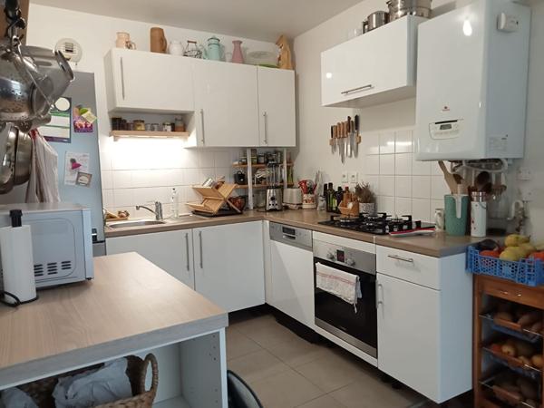 Appartement T3 avec terrasse situé à JAUX