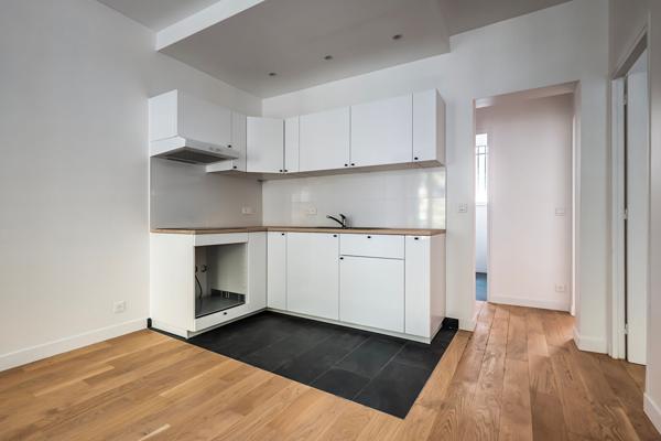 Appartement Paris 3 pièce(s) 43.86 m2
