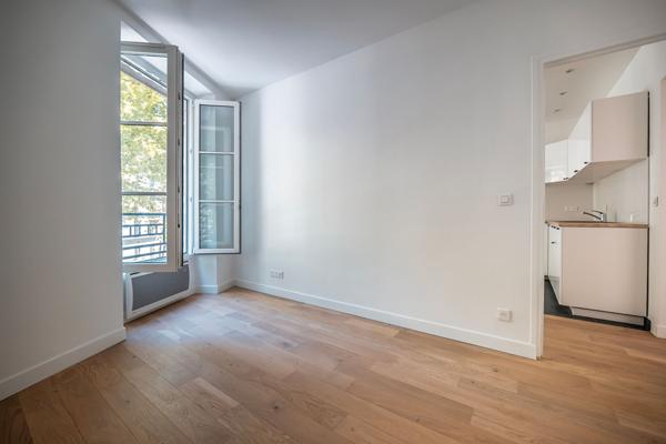 Appartement Paris 3 pièce(s) 43.86 m2