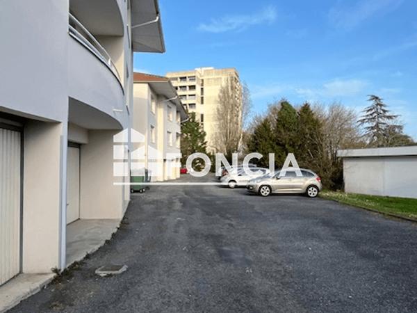 Location Parking - 2 RUE PAUL ELUARD Pessac 33600