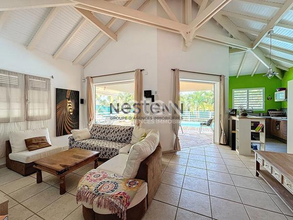 A VENDRE VILLA F4 AVEC PISCINE A BOIS-RADA SAINTE ROSE