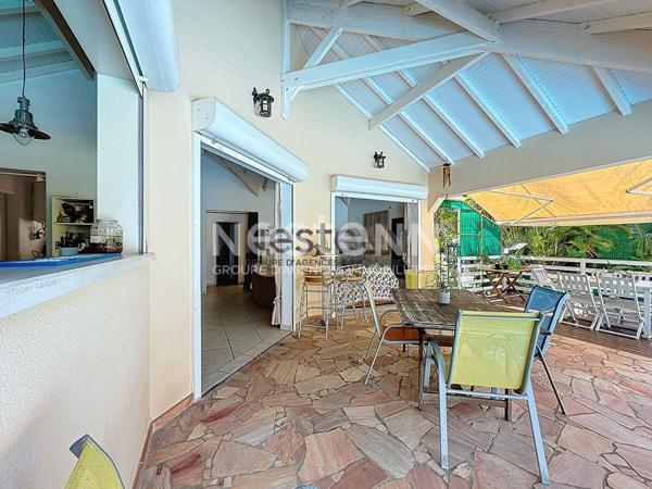 A VENDRE VILLA F4 AVEC PISCINE A BOIS-RADA SAINTE ROSE