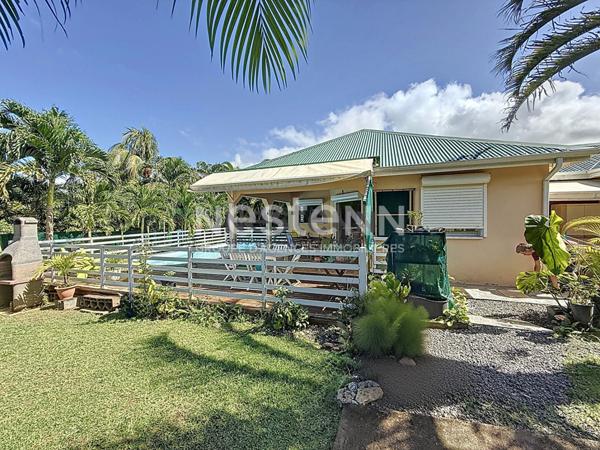 A VENDRE VILLA F4 AVEC PISCINE A BOIS-RADA SAINTE ROSE