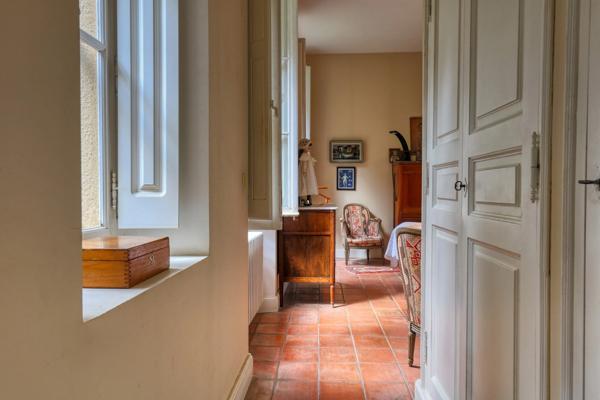 Marseille 9éme, Parc National des Calanques, Maison de Maître de 500 m² avec son parc de 2 Hectares , 11 studios