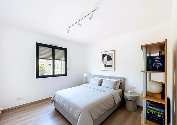 Maison contemporaine 2021 - Plain-pied - DPE A - Centre de Vernoil-le-Fourrier