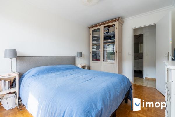 Métro Mairie des Lilas ligne 11 - T2 lumineux avec balcon sur jardin