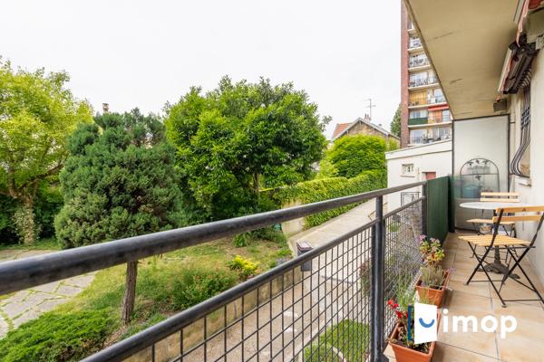 Métro Mairie des Lilas ligne 11 - T2 lumineux avec balcon sur jardin