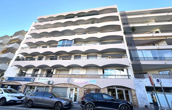 Cagnes Sur Mer 4P 96 M² 3 chambres Terrasse Parking A Rénover