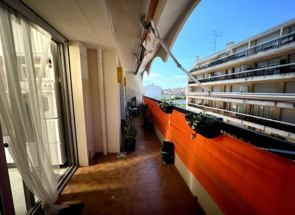 Cagnes Sur Mer 4P 96 M² 3 chambres Terrasse Parking A Rénover