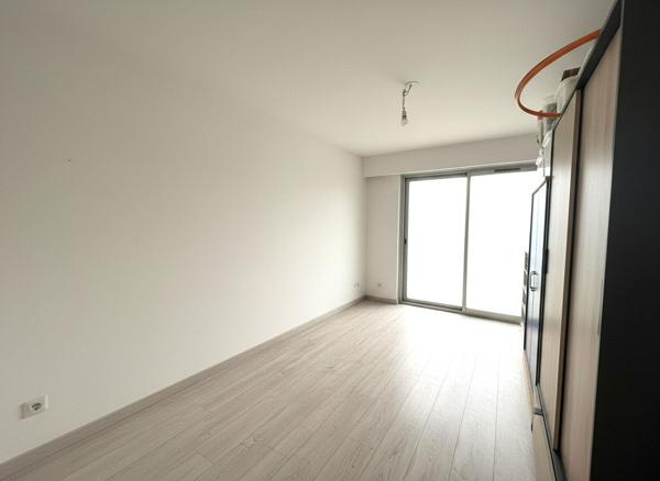 Cagnes Sur Mer 4P 96 M² 3 chambres Terrasse Parking A Rénover