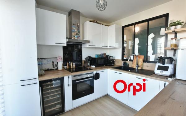Appartement à vendre    3 pièces • 64,13 m2 Pierre-Bénite