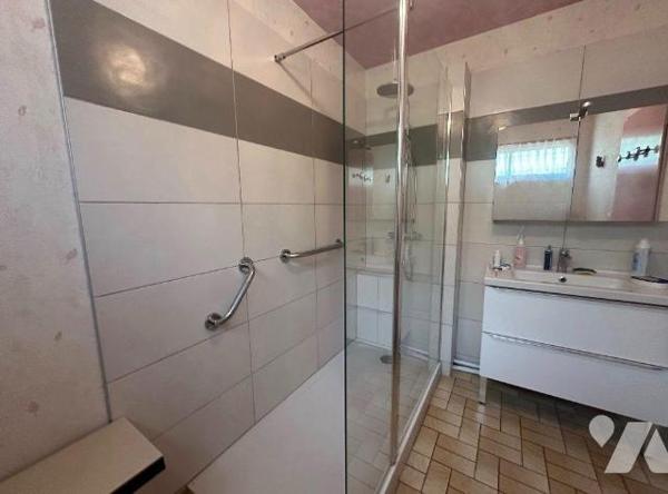 A VENDRE Maison individuelle sur sous-sol complet, construction de 1972, à AMFREVILLE-LA-MI-VOI...