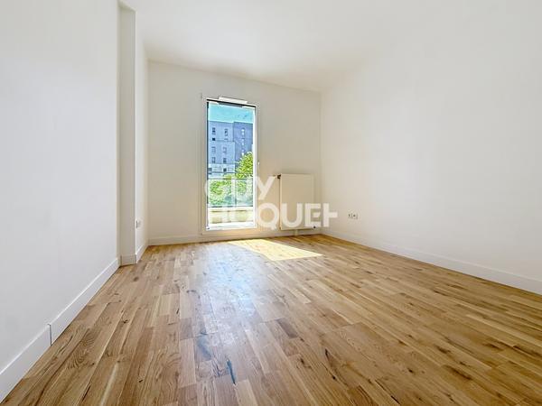 Appartement 3 pièces lumineux de 64 m2 avec doubles balcons, parking et cave - Colombes