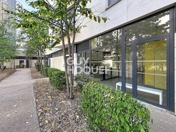Appartement 3 pièces lumineux de 64 m2 avec doubles balcons, parking et cave - Colombes