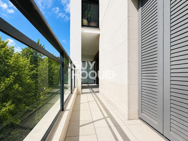 Appartement 3 pièces lumineux de 64 m2 avec doubles balcons, parking et cave - Colombes