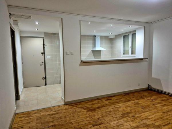 Appartement T4 de 73m2 en rez-de-chaussée entièrement rénové