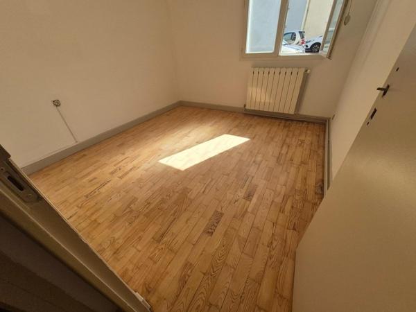 Appartement T4 de 73m2 en rez-de-chaussée entièrement rénové