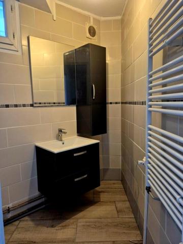 Appartement T4 de 73m2 en rez-de-chaussée entièrement rénové