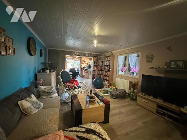 Augerans, maison de plain pied , terrain clos 14 ares , 2 chambres, 1 bureau